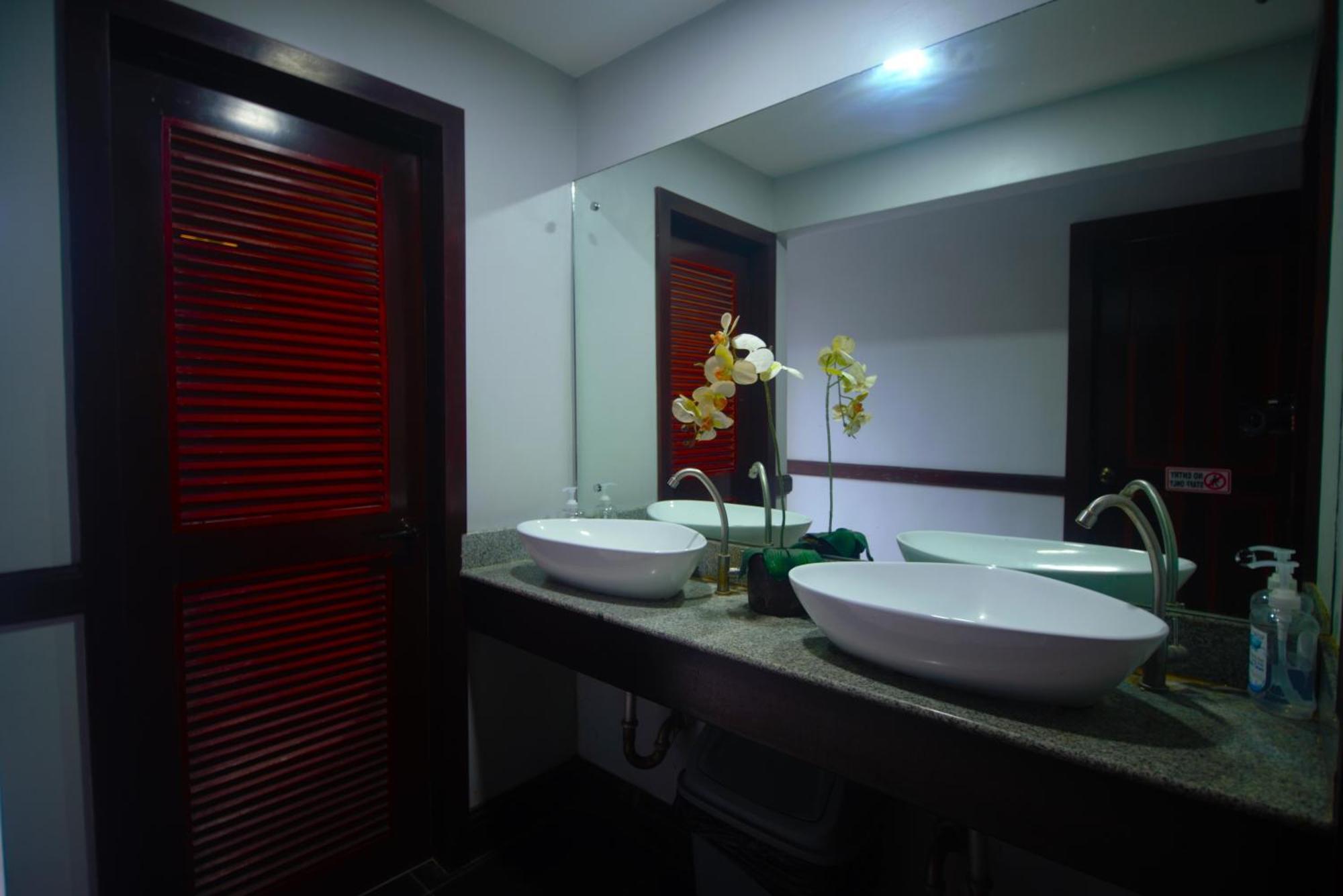 Hotel Gabriella Tagbilaran City Bagian luar foto